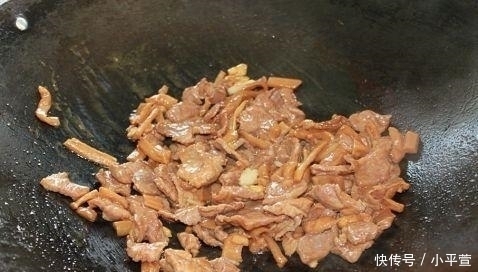  酒来腌制|猪肉怎么炒才不柴酒席大厨教你一招,炒好的猪肉又嫩又滑