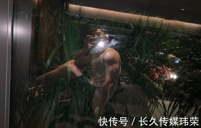 健身|满身肌肉的杭州大男孩，精致帅气，健身锻造出漂亮胸肌人鱼线！