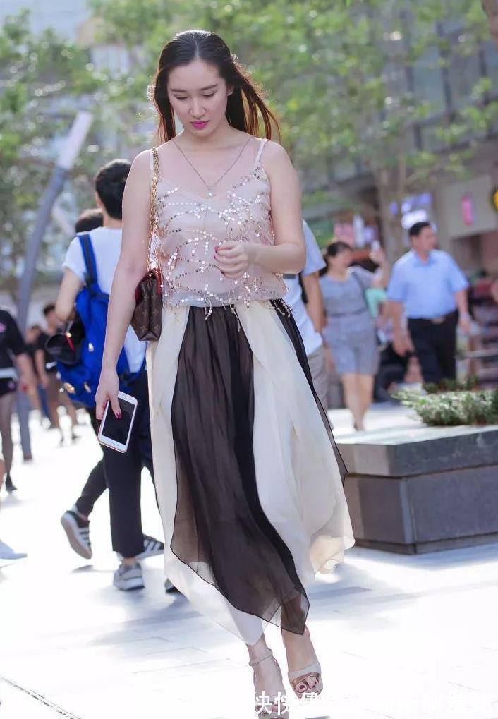 清纯 从来没见过如此清纯的美女,爸爸喜欢的类型,要是我女朋友就好了