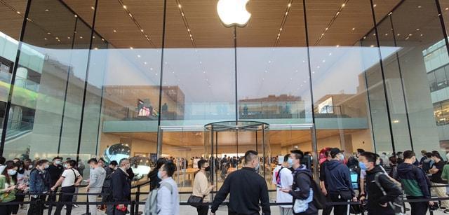 果粉|iPhone13太不“争气”了！官方终于开始行动，“果粉”有点后悔