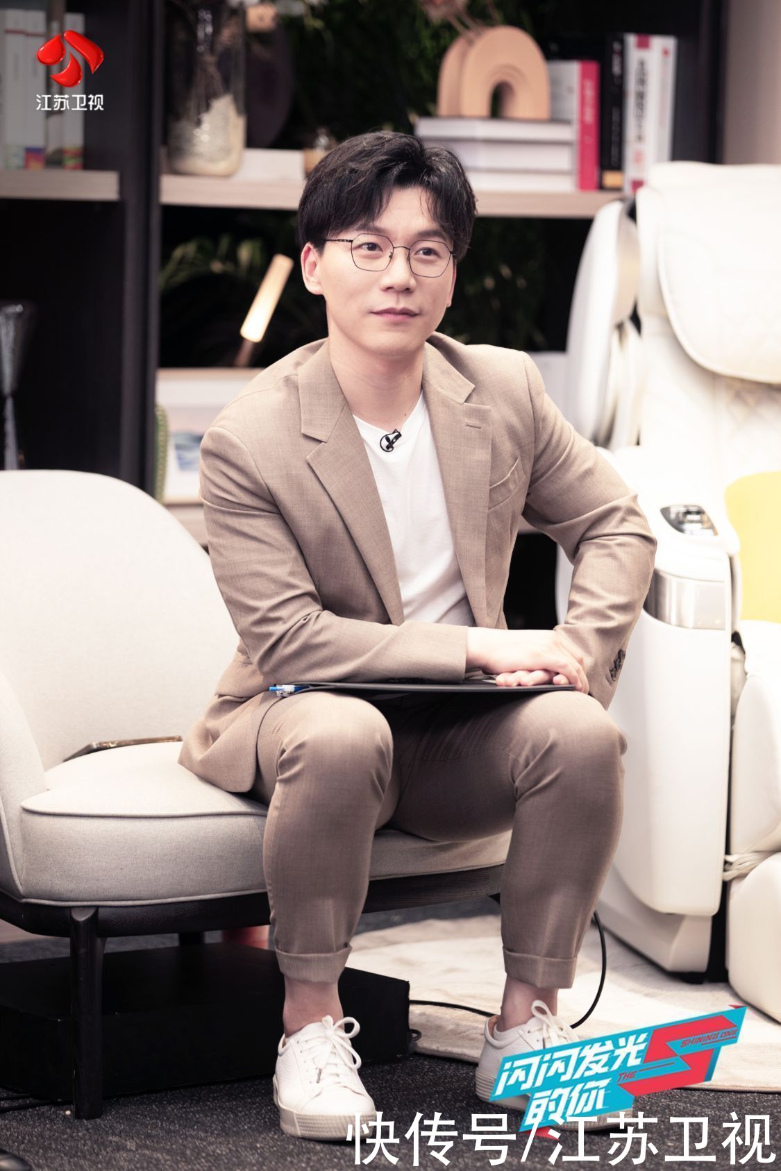 任嘉倫|《閃閃發(fā)光的你》變大型“網(wǎng)友”見(jiàn)面會(huì) 余晚婷成任嘉倫“粉絲”