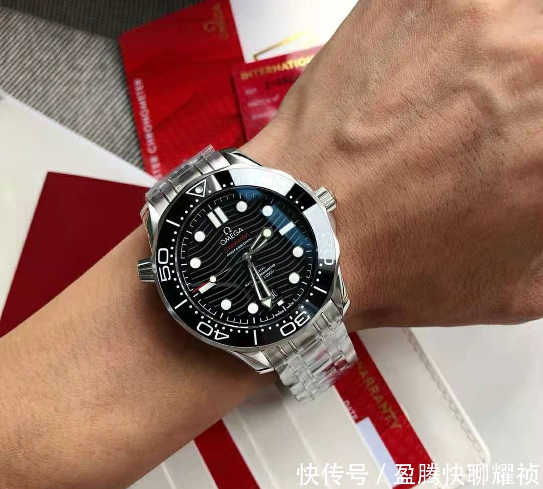 和劳力士同样档次,价格亲民很多,欧米茄海马300你喜欢吗