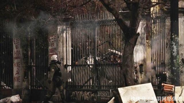 回国|此国王上位没几天就被赶下台，流亡在外再次回国，举动让人动容