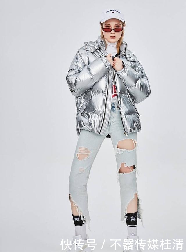 总选|羽绒服别总选黑白灰!2021五大流行色,显白又气质,早穿早美