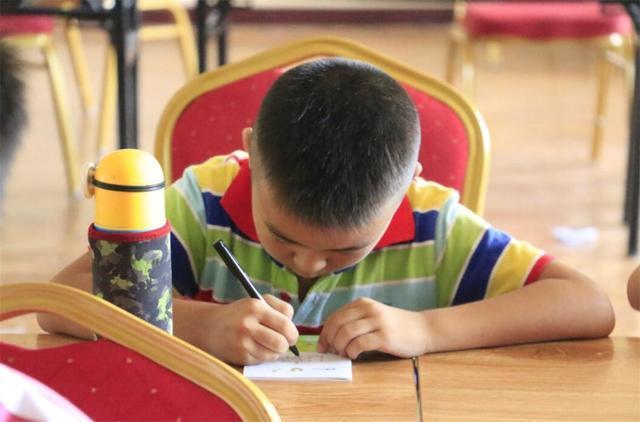 班主任|班主任长大后有出息的孩子,从小会有这3气质,全占的恭喜你