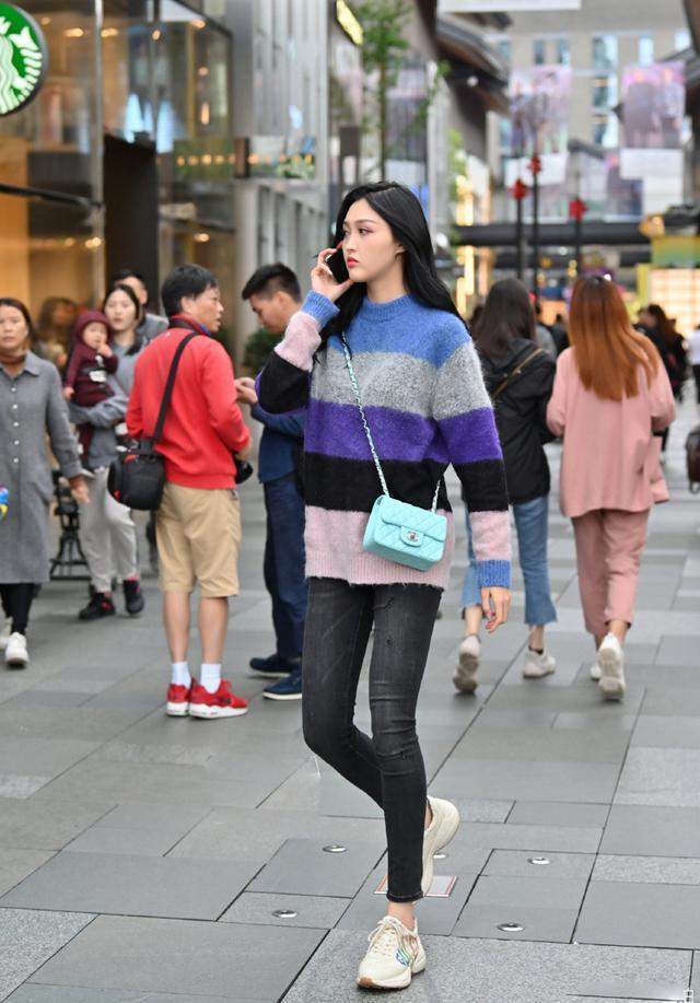 时尚其实非常简单,用对了撞色搭配,再也不用担心不够时髦