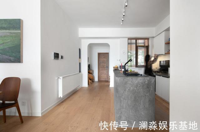 玻璃窗|不设客厅真的很实用?看了她家后,我也想这样装,太温馨了