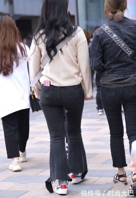 牛仔裤 穿着卡其色,时尚而老成,充满高级感