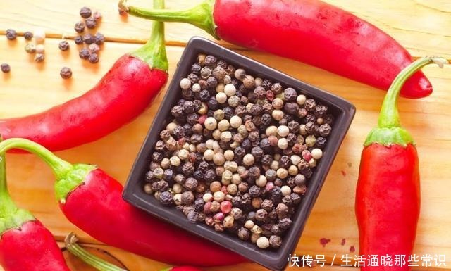 黑胡椒|黑胡椒和白胡椒有什么不同别用错了,否则还不如不放