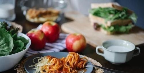 毒素|爱吃米面的都注意!这几种食物暗藏“毒素”,你家餐桌上没准就有