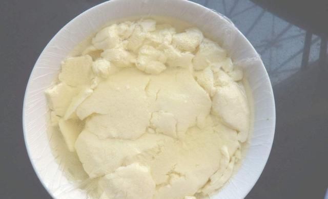 做豆腐脑时，不要再加石膏了，加点它，做出的豆腐脑嫩滑如果冻