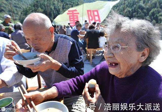 剧烈运动|长寿的人,早上起床爱做3件事,若占一个,恭喜可能长命百岁!