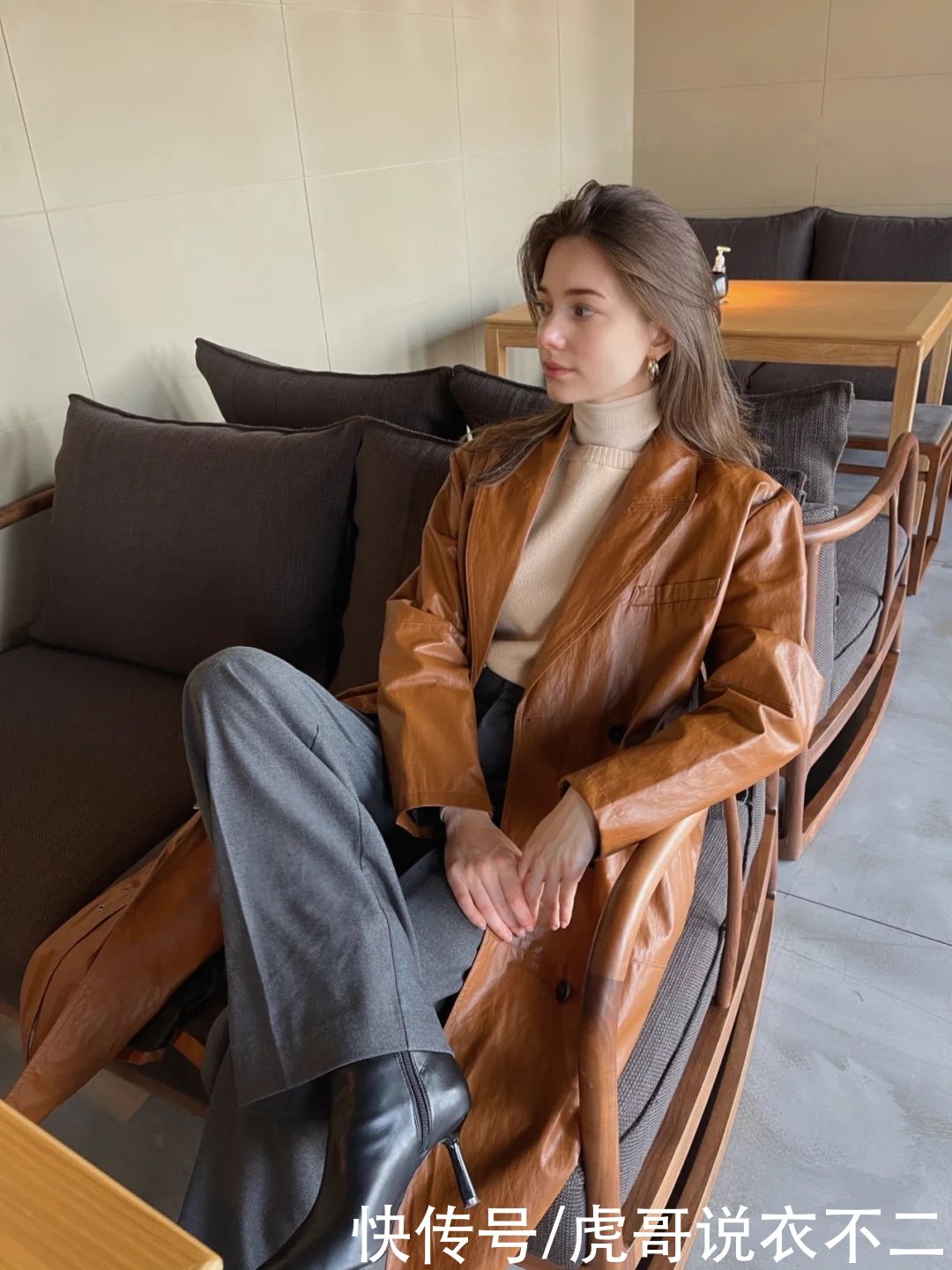 长得美就算了，还是搭配高手，这位俄罗斯美女每套冬装都好优雅