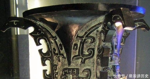 3000年前国宝被丢废品站,考古人员买下,发现底部刻“中国”二字