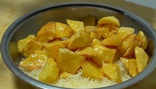 做法|红薯最好吃的做法,不煮不蒸不熬粥,营养又香甜,孩子一顿吃一盘