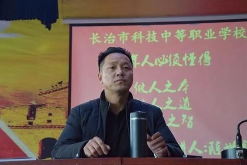 时隔27年，北大保安回乡办学校当校长：让很多年轻人羞红了脸