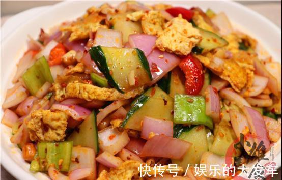 秋天|洋葱这吃法太香了,我家每年中秋节的必备菜色,香味俱全,真下饭