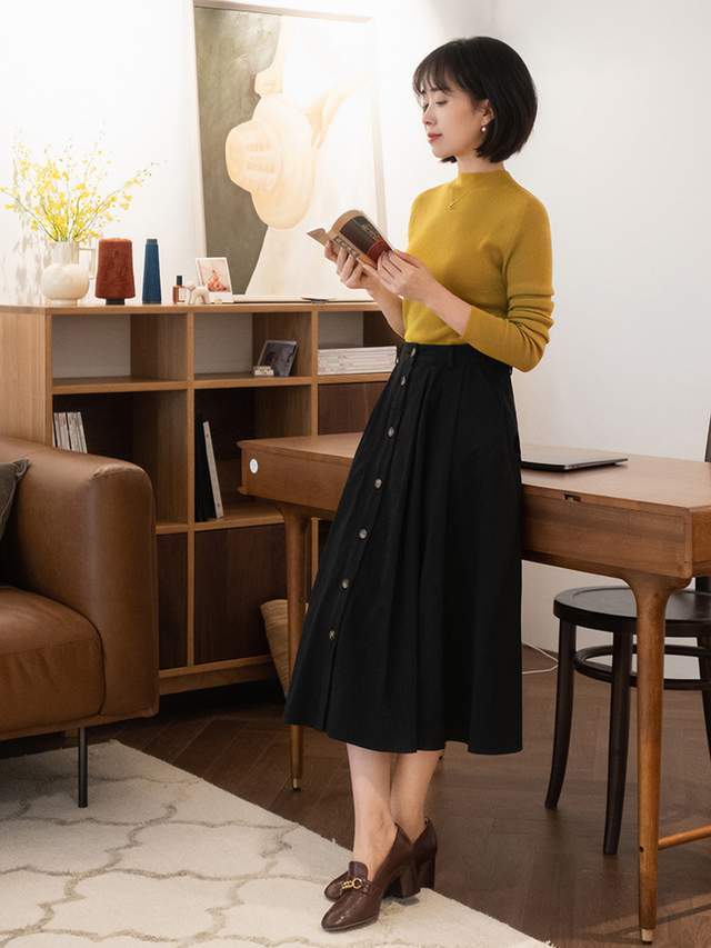 穿搭|女生博主的穿搭指南,毛衣搭配卡其色直筒裤高级洋气,简约优雅