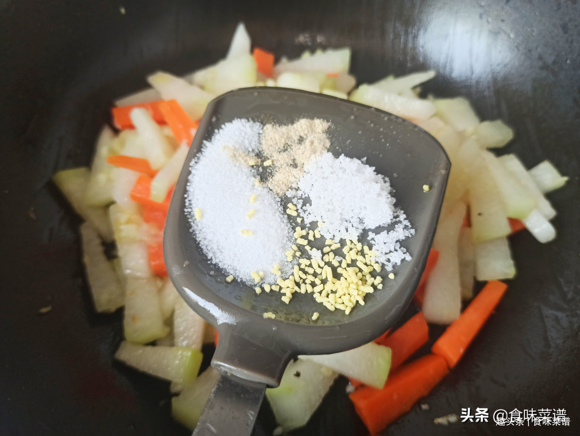 三伏天养生，建议每天吃点清淡的，教你3种家庭小炒，健康度夏天