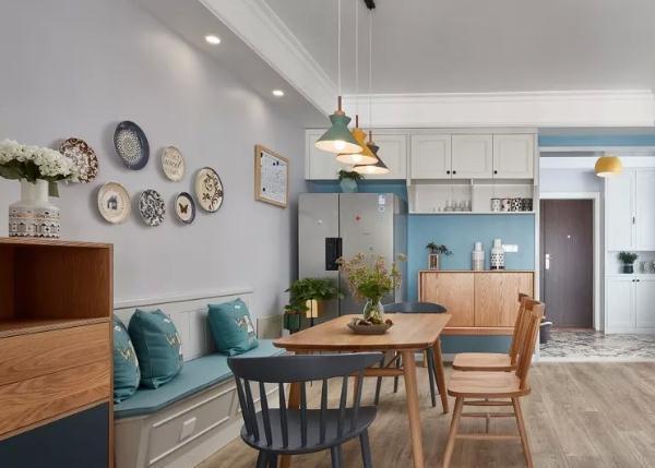 卡座|越来越多人不买传统餐桌了,年轻人喜欢用它替代,新潮美观又实用