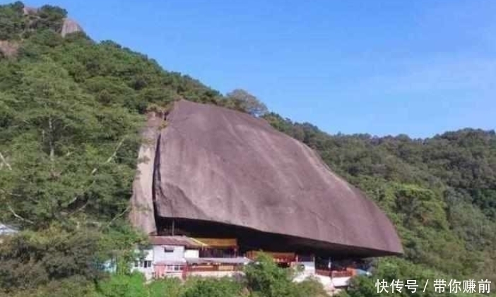 坚挺|中国最坚挺的寺庙, 被巨石压了400年, 现在还在坚持着