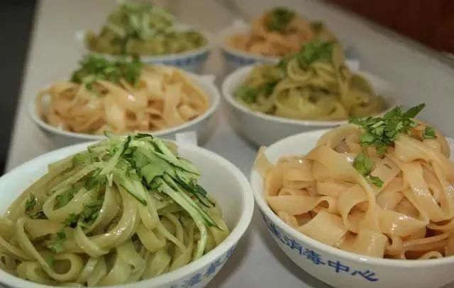 鸡蛋灌饼|这五种主食，热量堪比油脂，第1种大家都常吃，减肥期的你要忍住