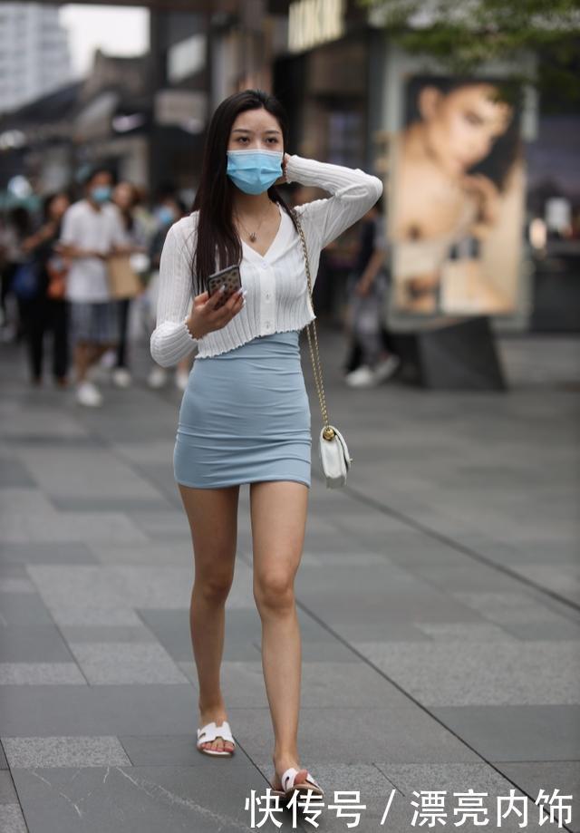 秋天最火的穿搭,吊带裙+针织衫,轻松展现小姐姐的个性魅力