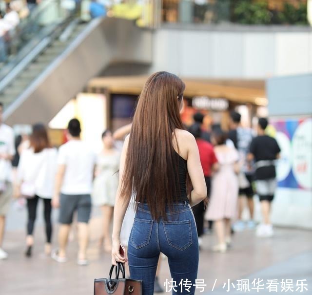 穿搭|身材高挑的小姐姐,紧致有型的穿搭,时尚亮眼!