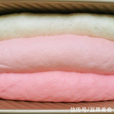 窝蜂|红丝绒渐变色吐司