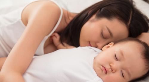 家长|七个月宝宝被哄成“脑瘫”,这些常见的哄娃方式,家长不要再做了