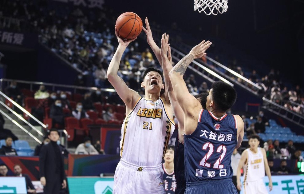 赵岩昊|19投11中,徐杰30分难敌广厦,CBA卫冕冠军三次冲突引热议