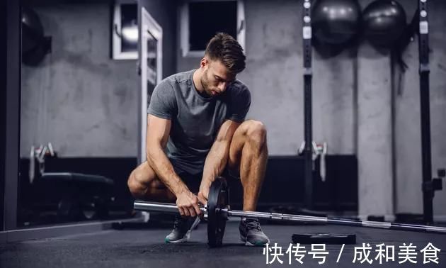 初学者|为什么你应该使用T形杠铃胸前推(Landmine Press)？因为很值得