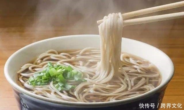 常吃面条到底对身体好不好?专家讲出了实话,记得告诉家人