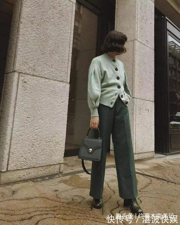 搭配 今秋火了一种穿法,叫“毛衣+奶奶裤”,保暖又时髦,谁穿谁好看