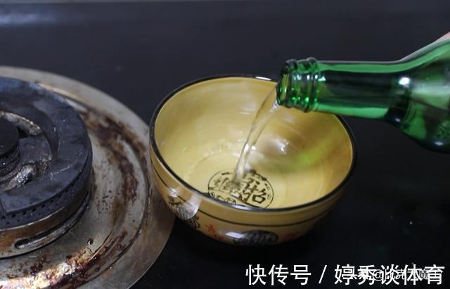 灶台|灶台油污太脏?教你轻松去除油污的方法,简单又快捷,方法太棒了