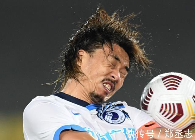 孙国文|1-1!中超附加赛爆冷,大连人80分钟遭绝平,2人红牌场面险些失控