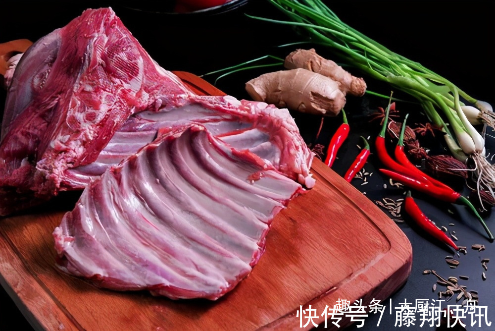 羊肉汤|炖羊肉可别想得多么复杂！只需2种香料，羊肉不膻也不腥，真香