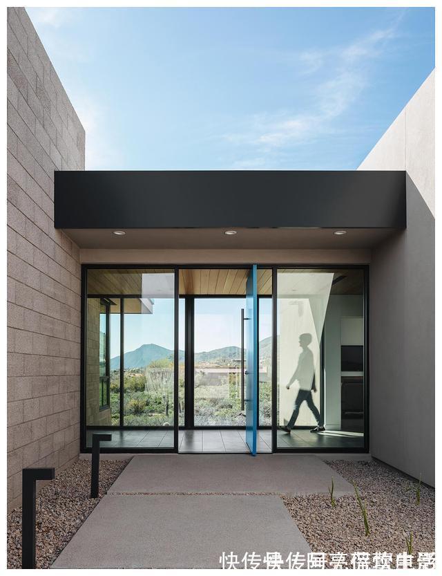 私人|外国佬自建私人别墅,大量混凝土砖设计,谁说别墅就得花几百万