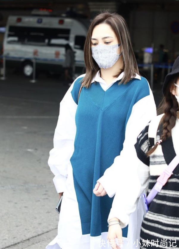 随性 阿娇穿衣也太随性了吧,“上松下松”看似邋遢,实则慵懒又时髦