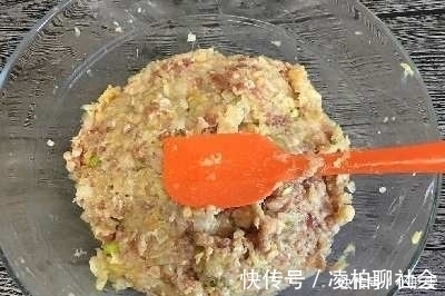 卖饺子50年的师傅说:饺子馅放它,味道好上千倍,很多人不了解