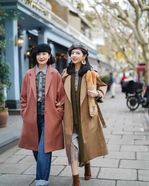 50岁后该如何定位穿搭?三木妈妈精致而有女人味的搭配成了教科书