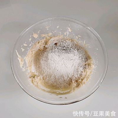 黑芝麻|#一口新年味，全家享佳味#传统老式桃酥