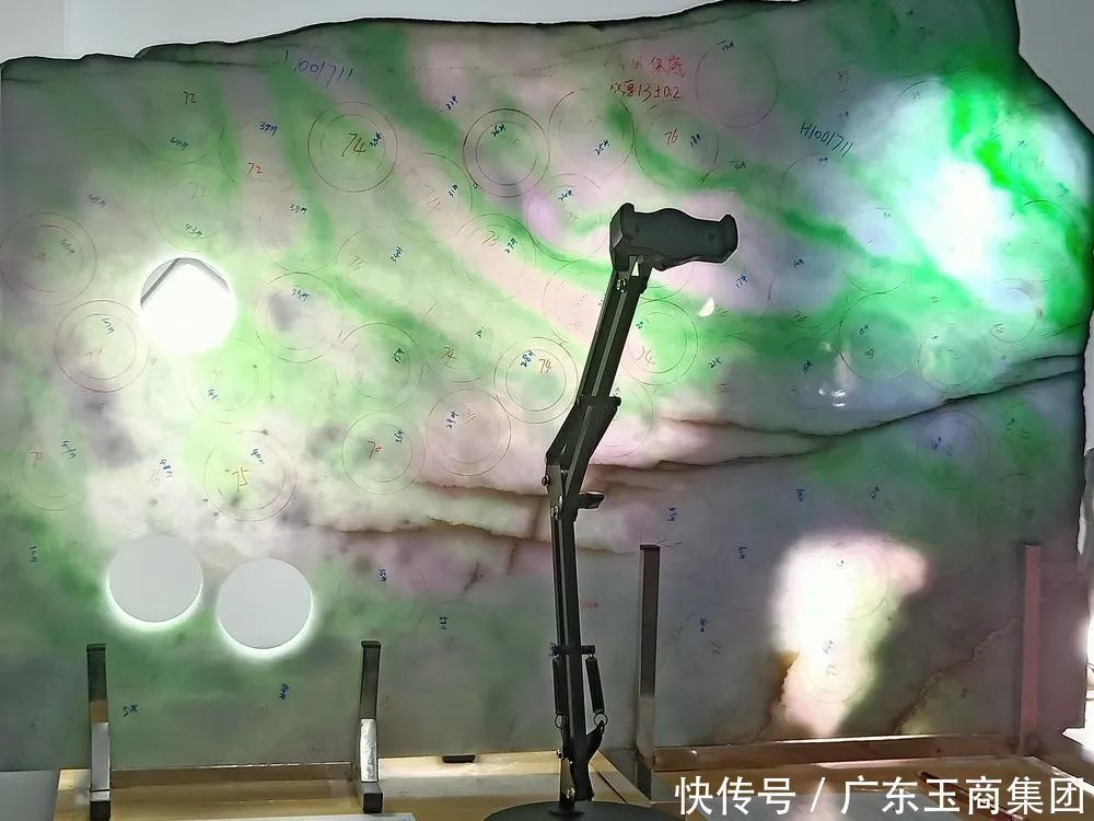 手镯|翡翠每个阶段叫什么?长什么样子?都在这里了!