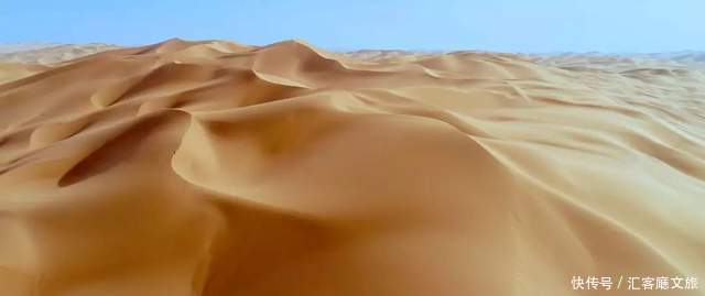 老年|在新疆伊犁杏花香雪里,等待杏花微雨中遇见你,从此一眼千年