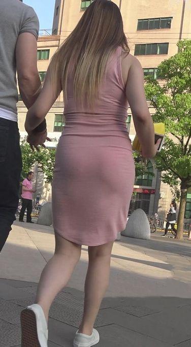 色系 连衣裙穿搭温婉优雅,层次分明气质出众,身材完美