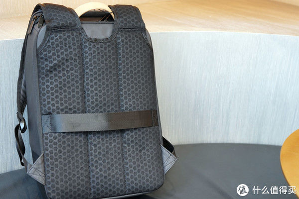 口袋|大学的书包该换新了!地平线8号零感背包使用分享