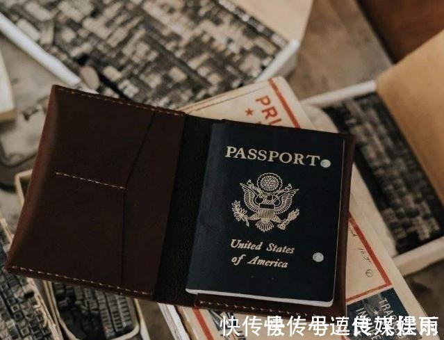 美国&曾经放弃中国国籍,如今被赶出美国却想回国,中国不是收容所