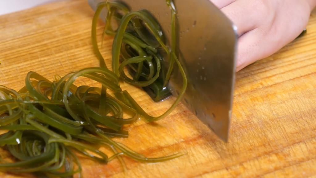 易学|难怪饭店凉拌海带丝那么好吃,原来是这个窍门,简单易学爽口好吃一点也不腥