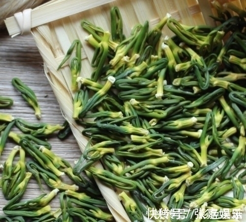 莲心碱|晚上翻来覆去睡不着？不妨用此物泡水喝，告别失眠，安稳一整晚！