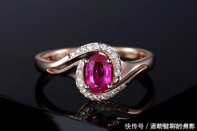 ÉíÉϲ»Ï²»¶Åå´÷ÈκÎÊÎÆ·£¬ÊÖ±í¡¢½äÖ¸¡¢ÓñµÈ£¬ÕâÊÇÒ»ÖÖʲôÐÄÀí